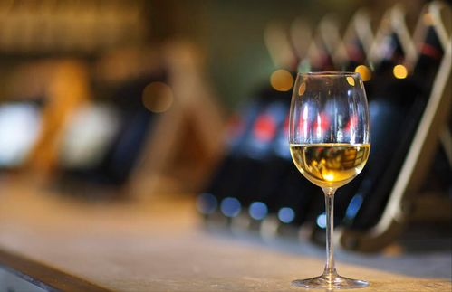 抗壓前行 尋求變革 搶抓新機——二〇二〇年中國酒業回顧與產業內外環境及食品銷售觀察